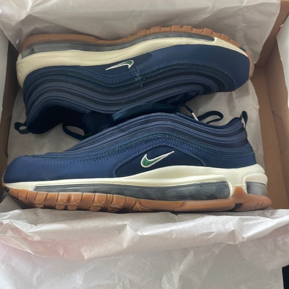 NWT women’s Nike Air Max 97 QS size 9